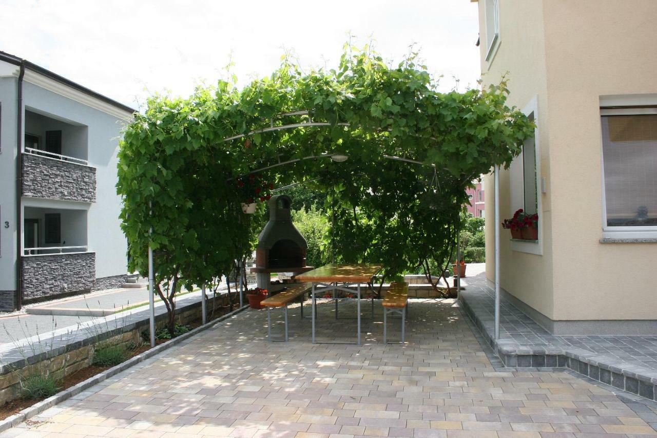 Apartments Kay บัชกา ภายนอก รูปภาพ